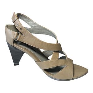 COSTUME NATIONAL Women's Leather Crisscross Strap Open Toe Sandal Brown 37/5.5